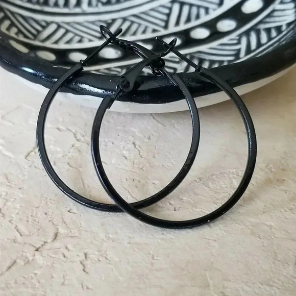 Sleek Black Enamel Hoop Earrings 35mm 1.4" Leverback Minimalist Classic Style - Picture 1 of 4